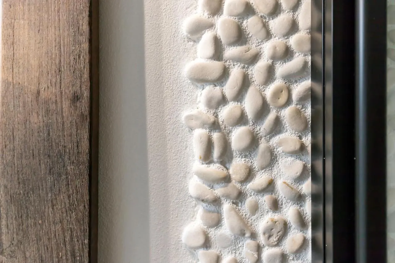 Loft Artigianale: Design In Legno E Terrazzo Panoramico Su Milano Apartment