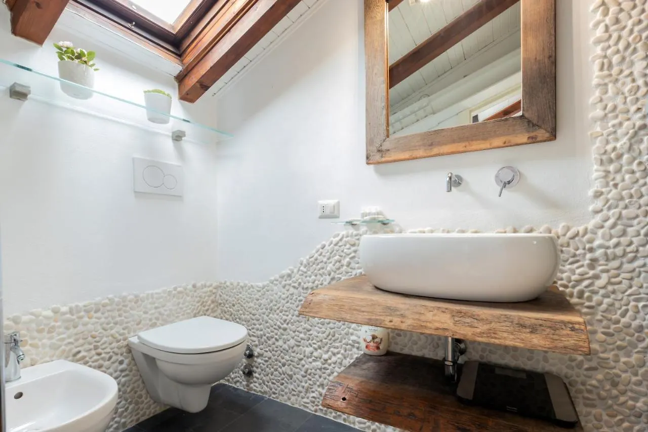 Loft Artigianale: Design In Legno E Terrazzo Panoramico Su Milano Apartment 0*, Milan