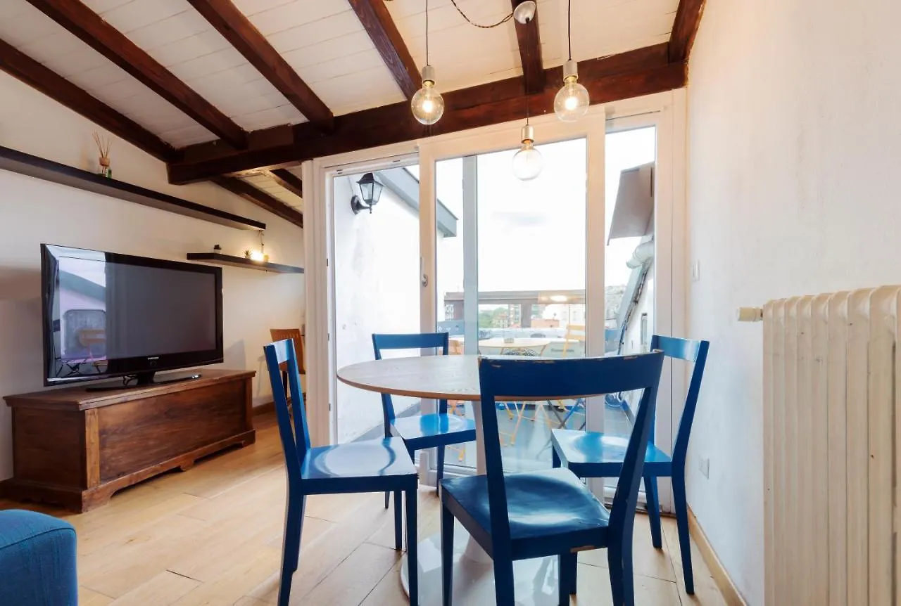 公寓 Loft Artigianale: Design In Legno E Terrazzo Panoramico Su Milano公寓